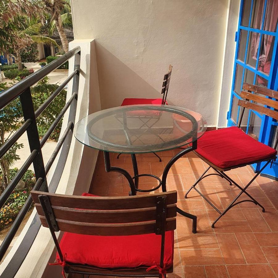 Superbe Appartement Avec Piscine, Proche Centre Ville, Restaurant, Mer Saly Exterior photo